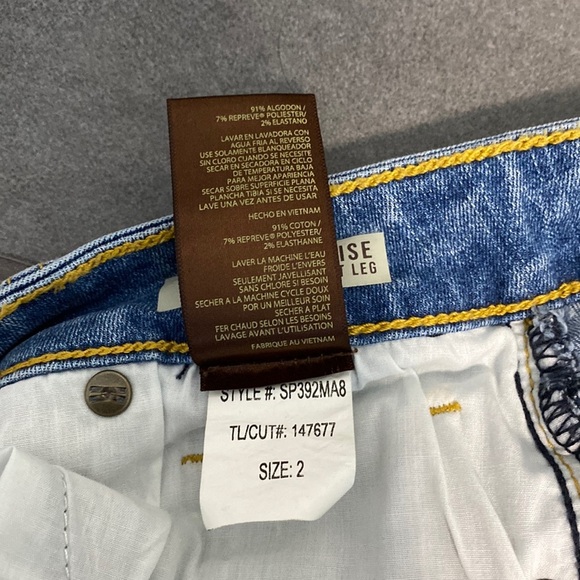 Ellen Capri High Rise Distressed Frayed Hem Straight leg jean Eco size 2 - Picture 5 of 11